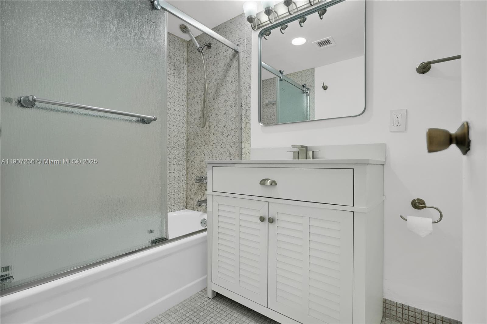 ADMIRALS PORT CONDO WEST · #504E in Aventura - Photo 11