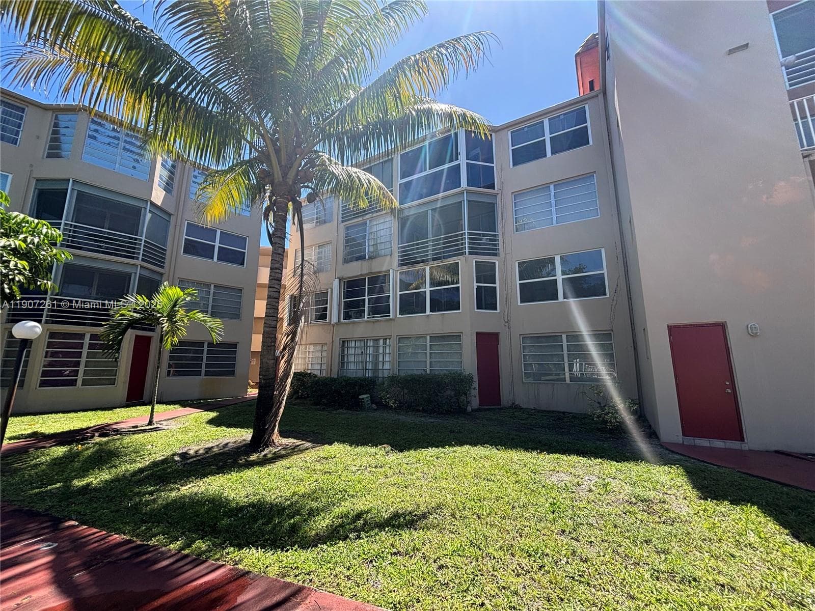 ROLLING GREEN CONDO · #C211 in Miami - Photo 1
