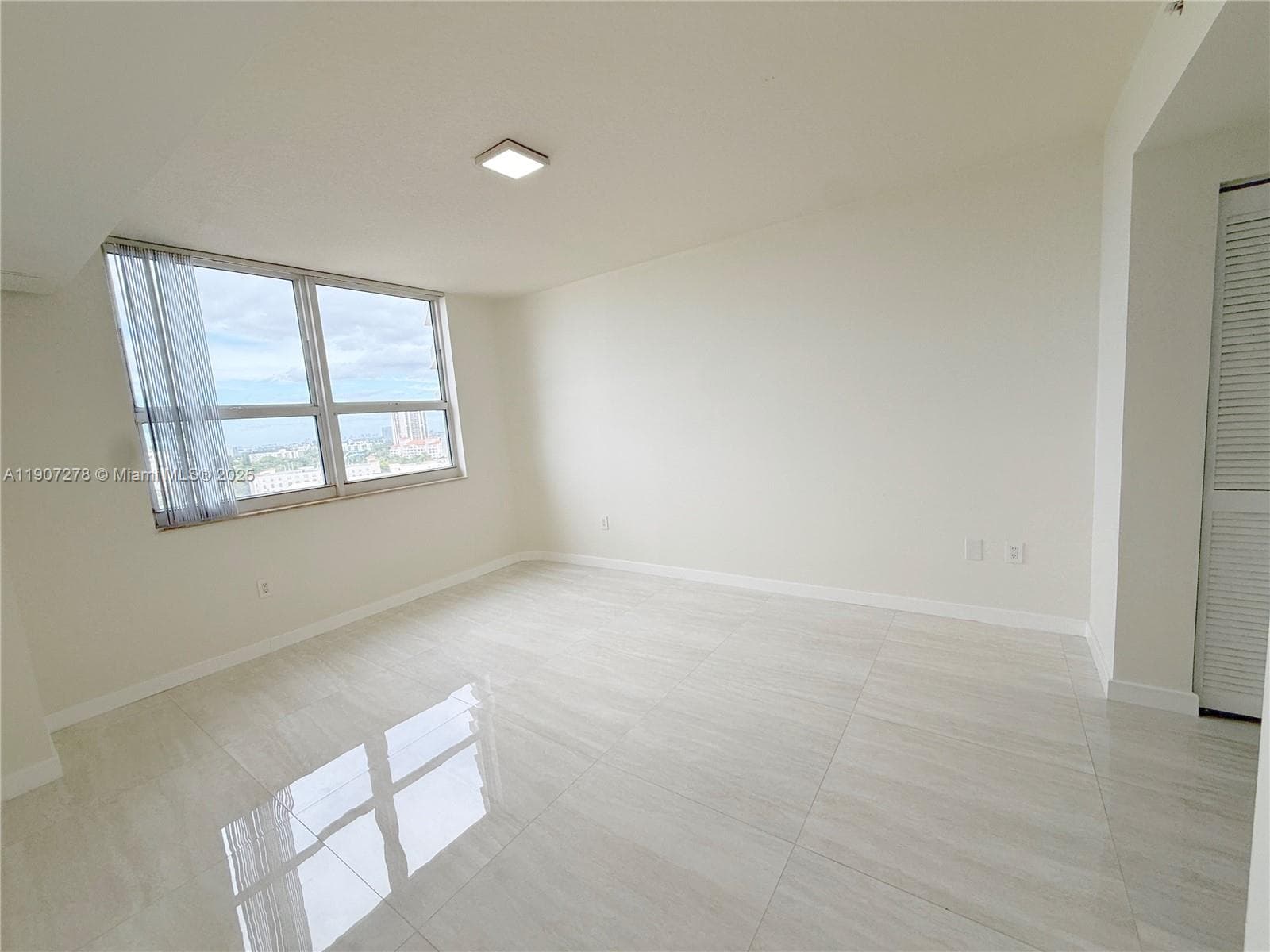 TURNBERRY ON THE GREEN CO · #1410 in Aventura - Photo 5