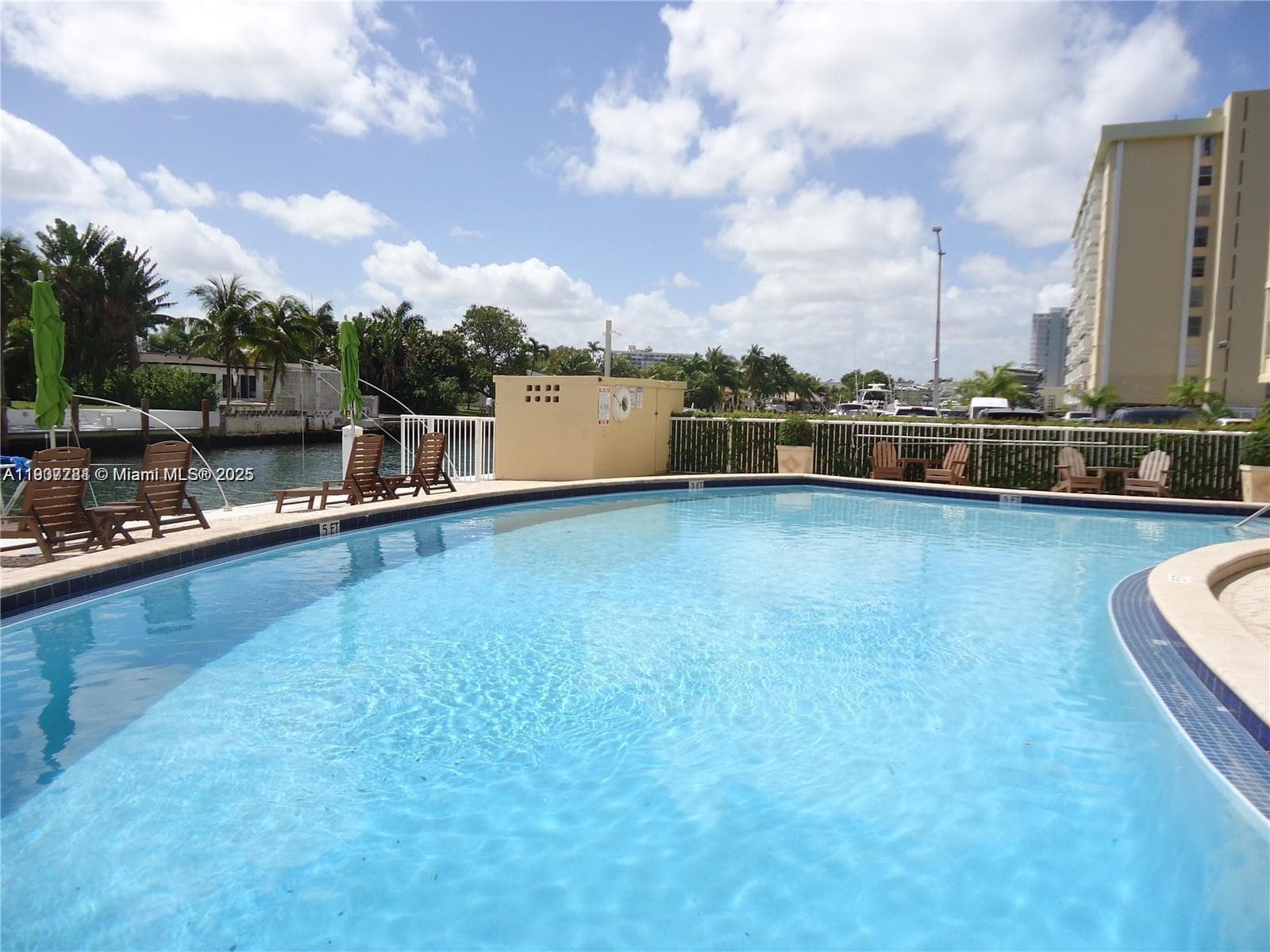 KEYSTONE TOWERS CONDO · #409 in North Miami - Photo 16