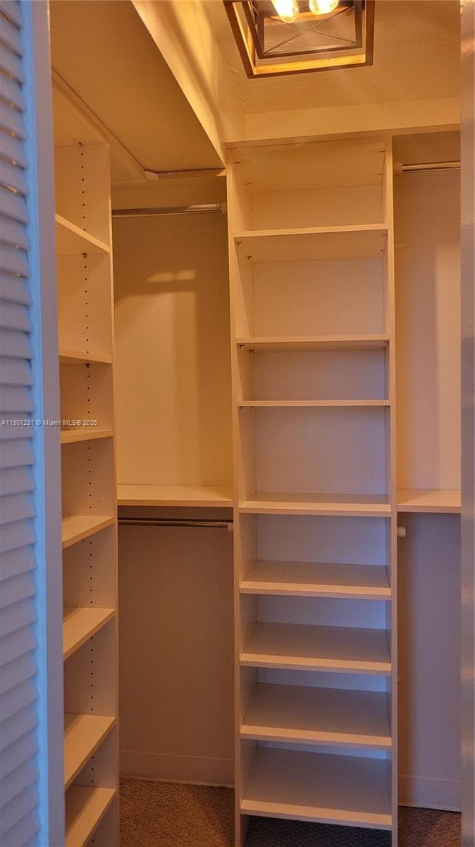 KEYSTONE TOWERS CONDO · #409 in North Miami - Photo 10