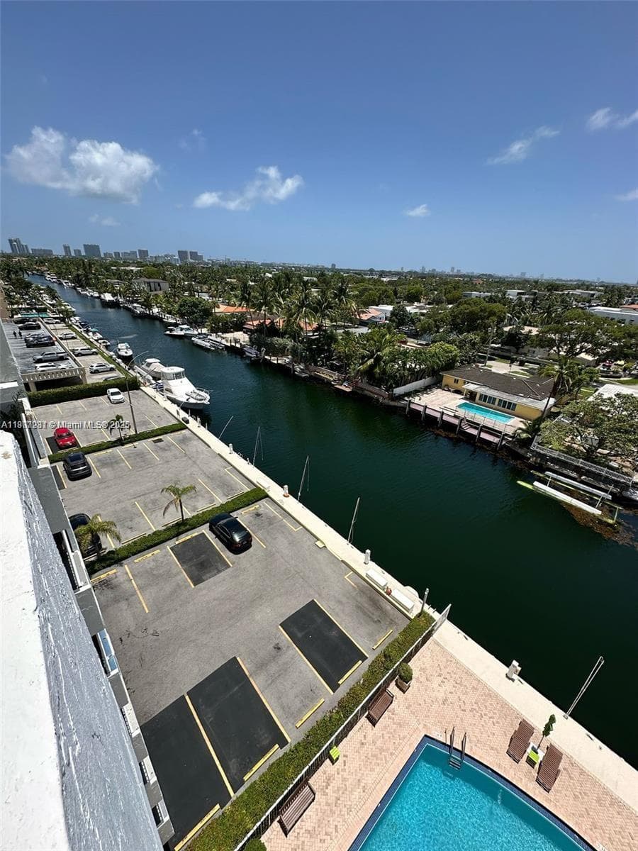 KEYSTONE TOWERS CONDO · #409 in North Miami - Photo 15