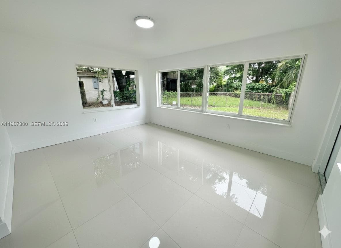 5740 Freedom St photo 17