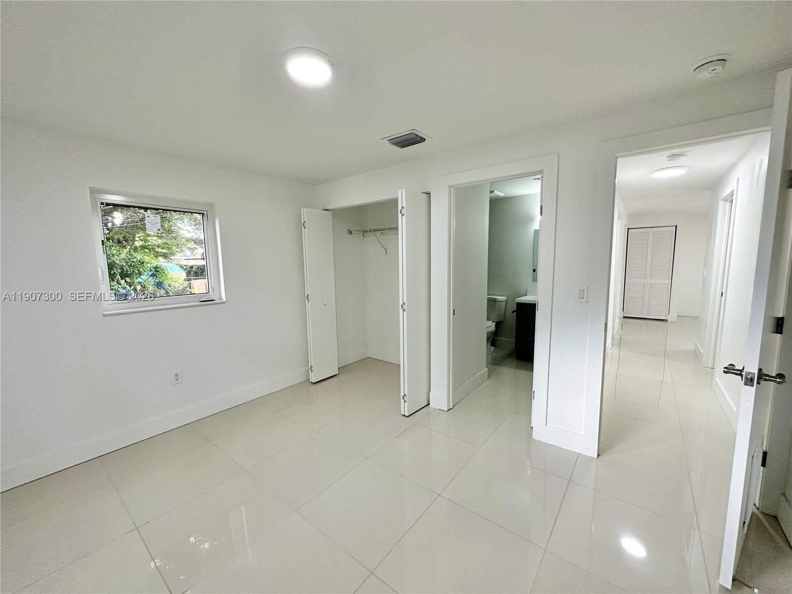 5740 Freedom St photo 4