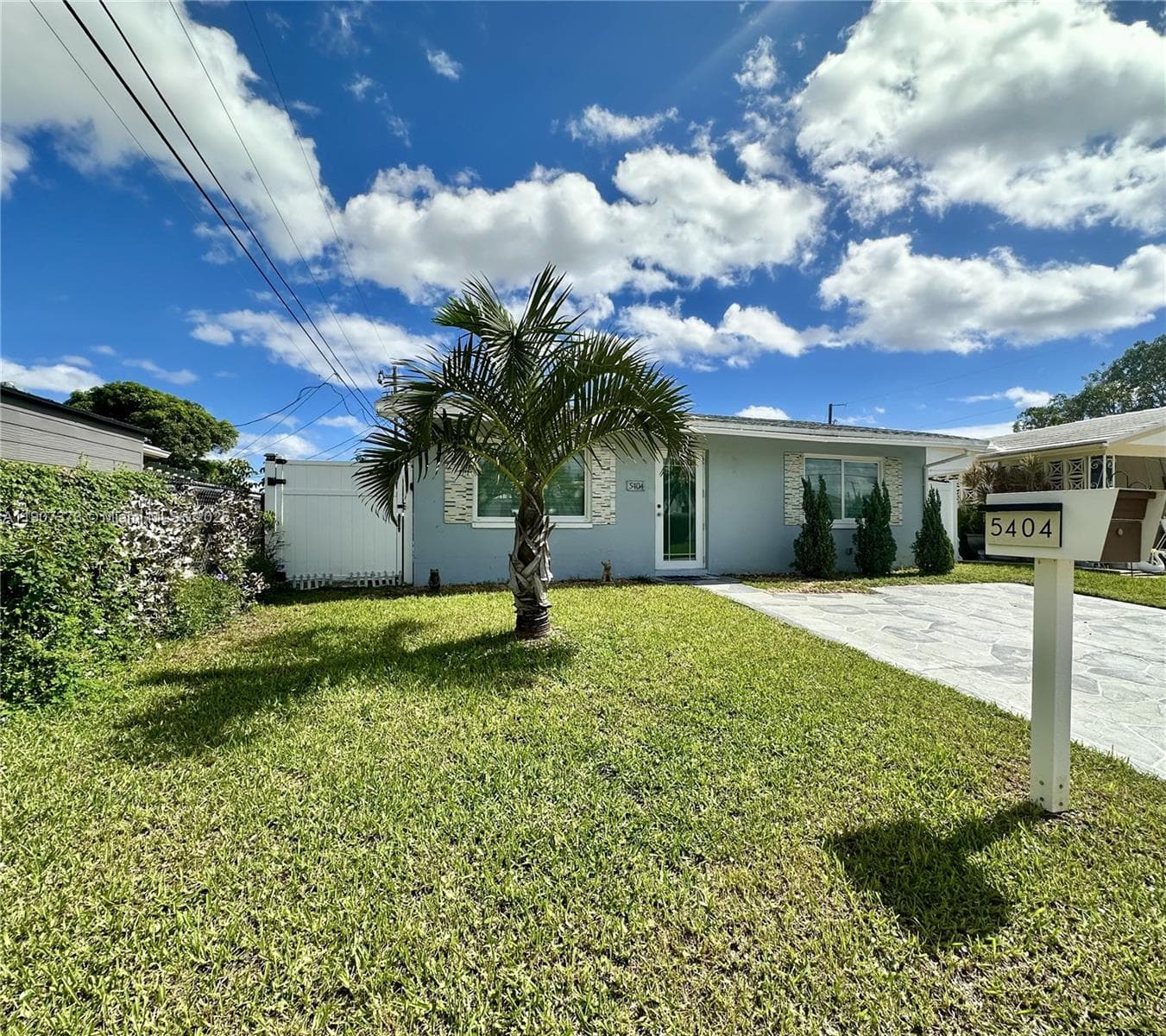 5404 NW 23rd Ter photo 2