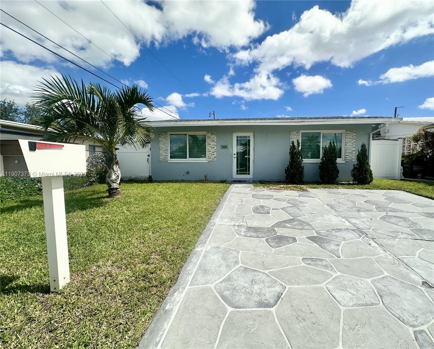 5404 NW 23rd Ter photo 3