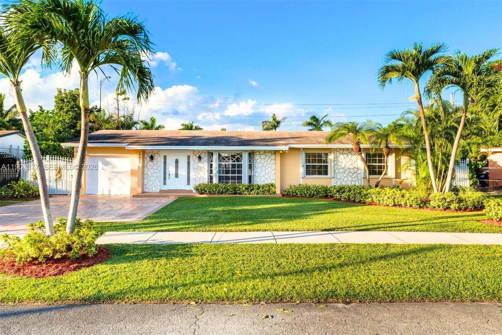 10835 SW 152nd Ter photo 2