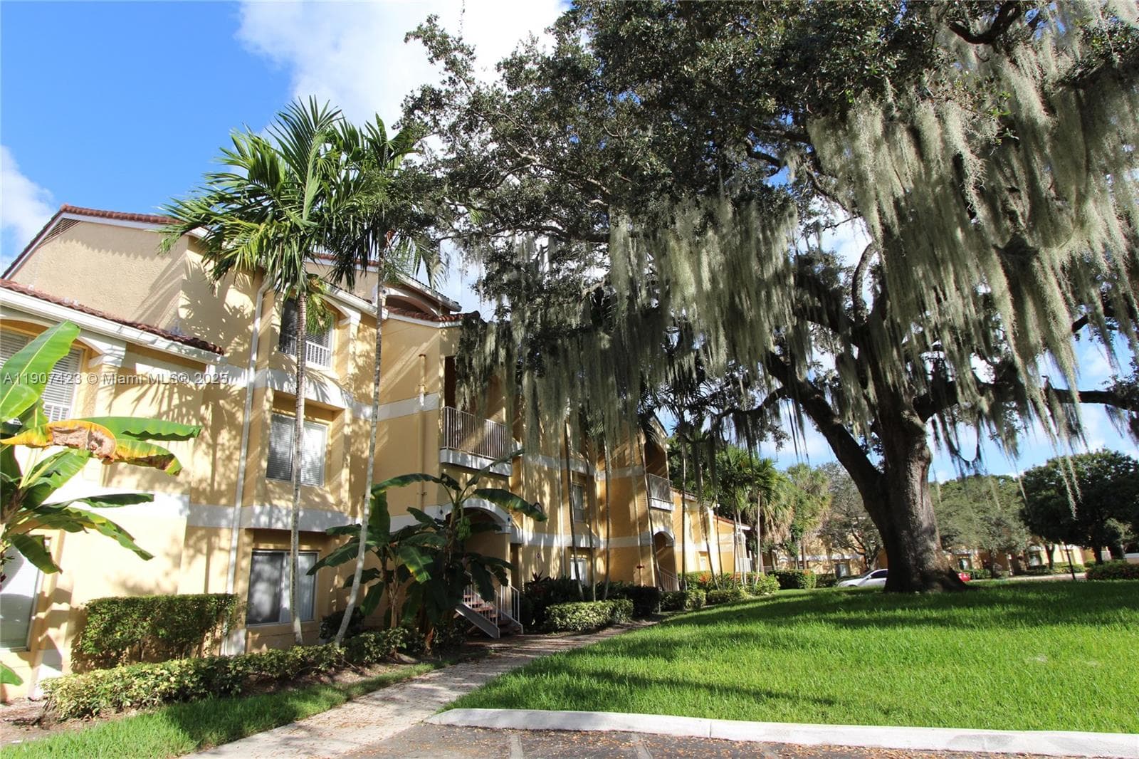 SAILBOAT POINTE CONDO · #213 in Oakland Park - Photo 17