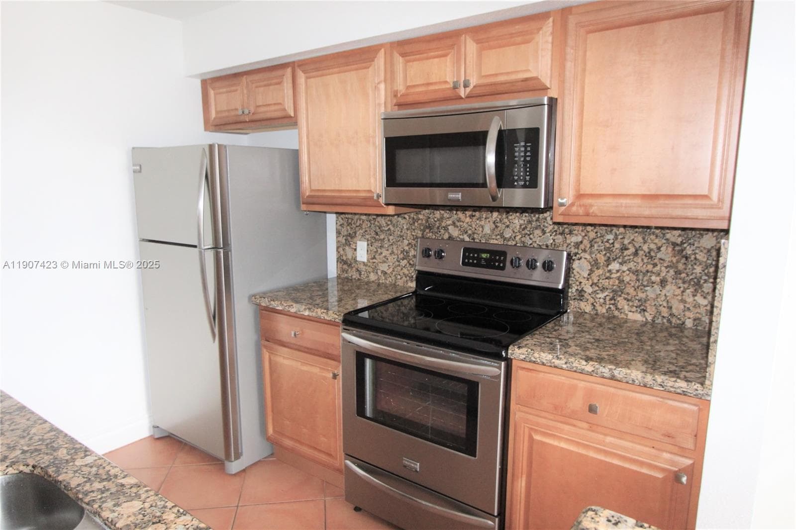 SAILBOAT POINTE CONDO · #213 in Oakland Park - Photo 7