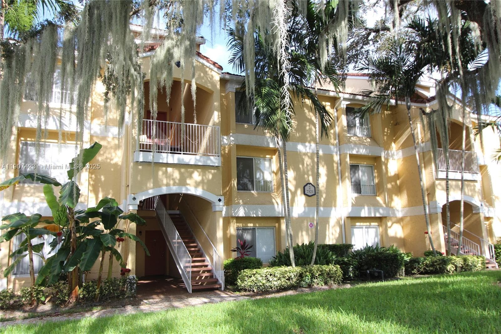 SAILBOAT POINTE CONDO · #213 in Oakland Park - Photo 1
