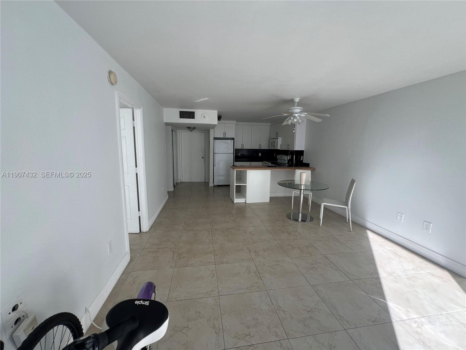 Unfurnished Living Room