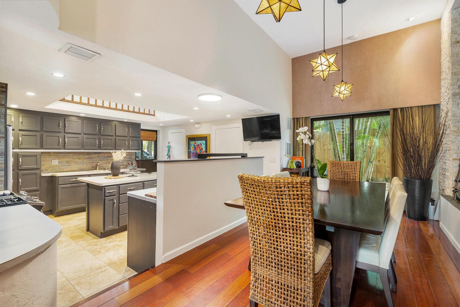 Dining/Kitchen