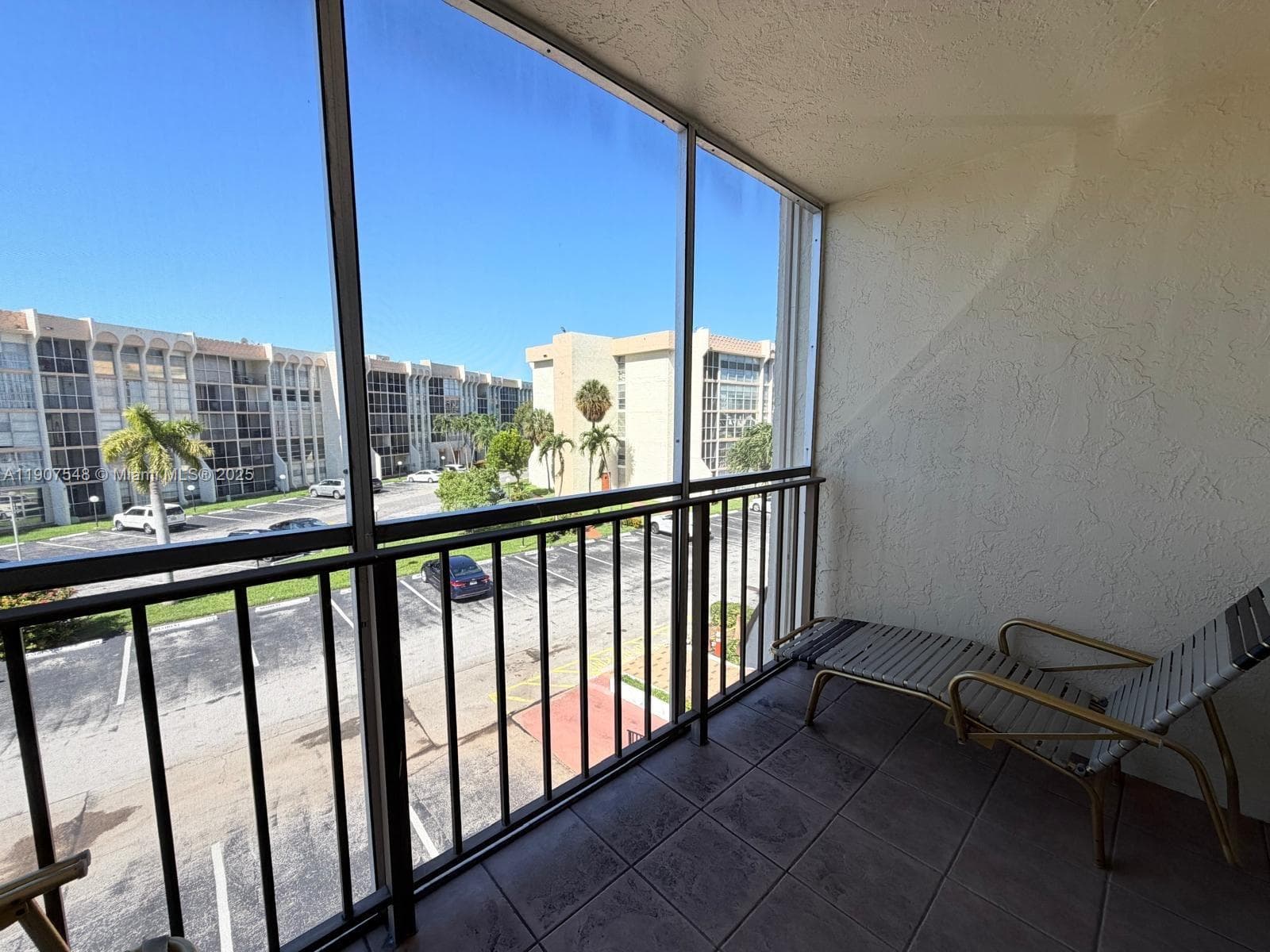 Desoto · #305 in Hallandale Beach - Photo 2