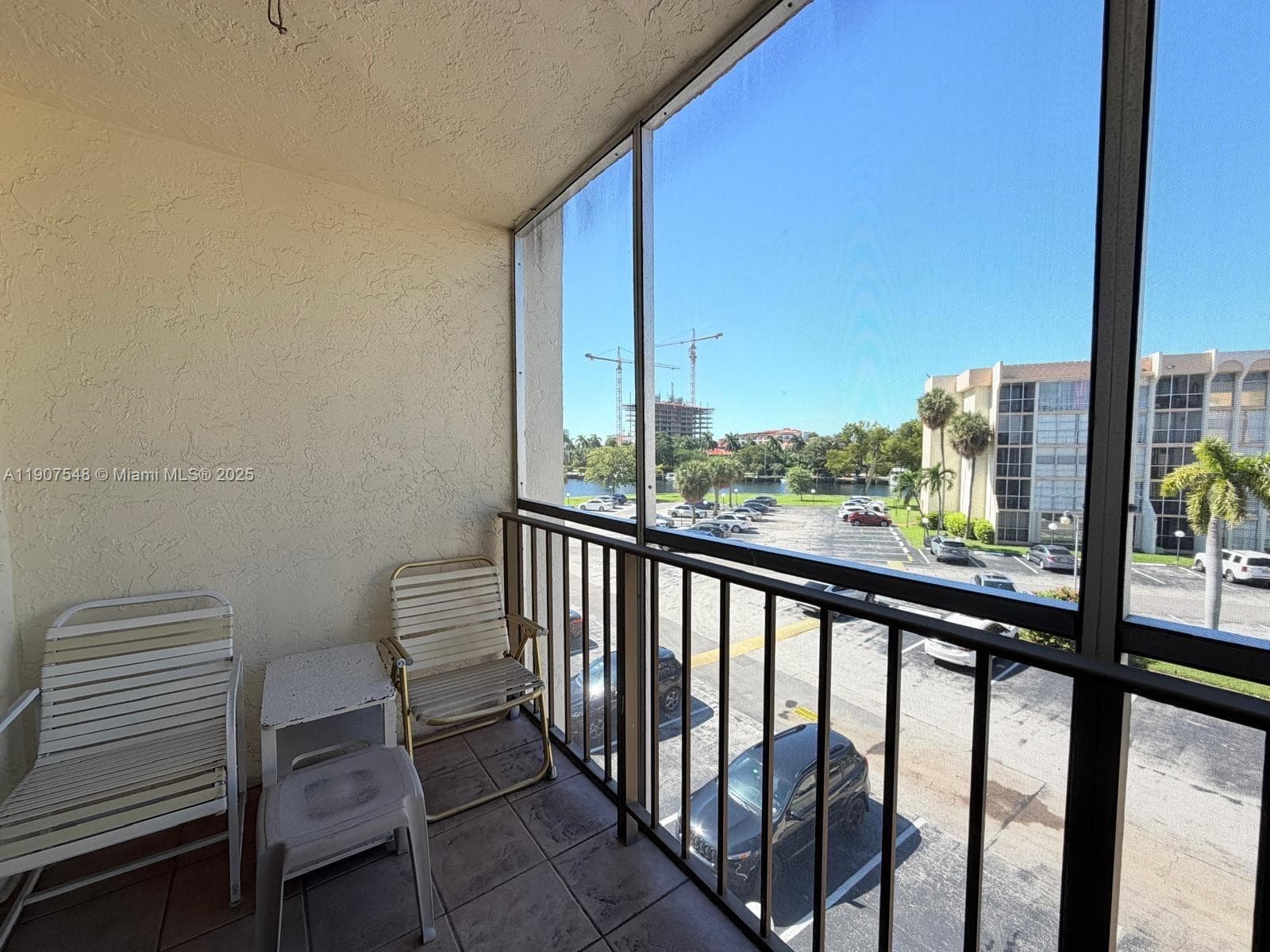 Desoto · #305 in Hallandale Beach - Photo 1