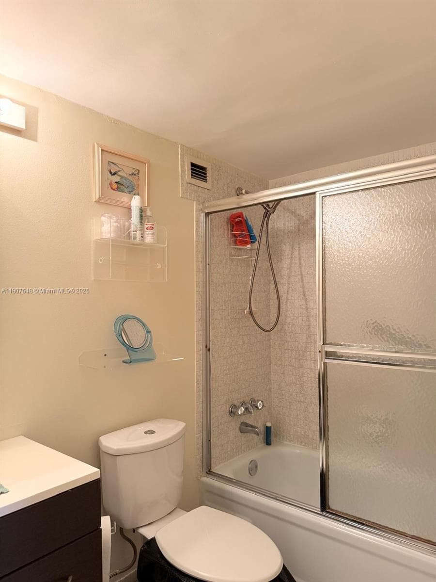 Desoto · #305 in Hallandale Beach - Photo 10