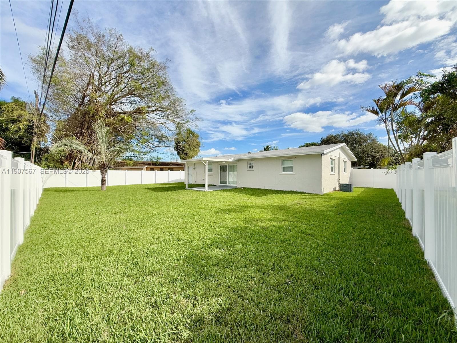 671 NW 37th Ave photo 13