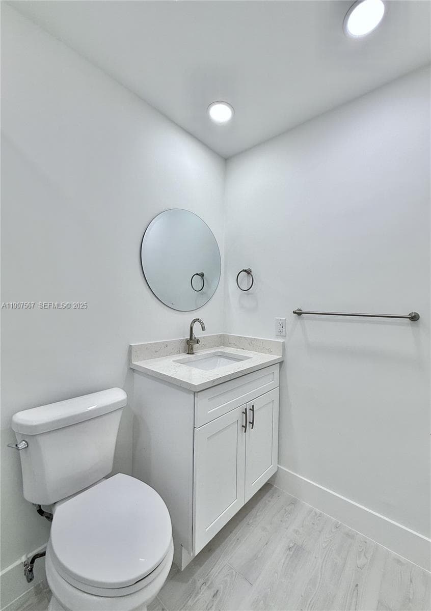 671 NW 37th Ave photo 8