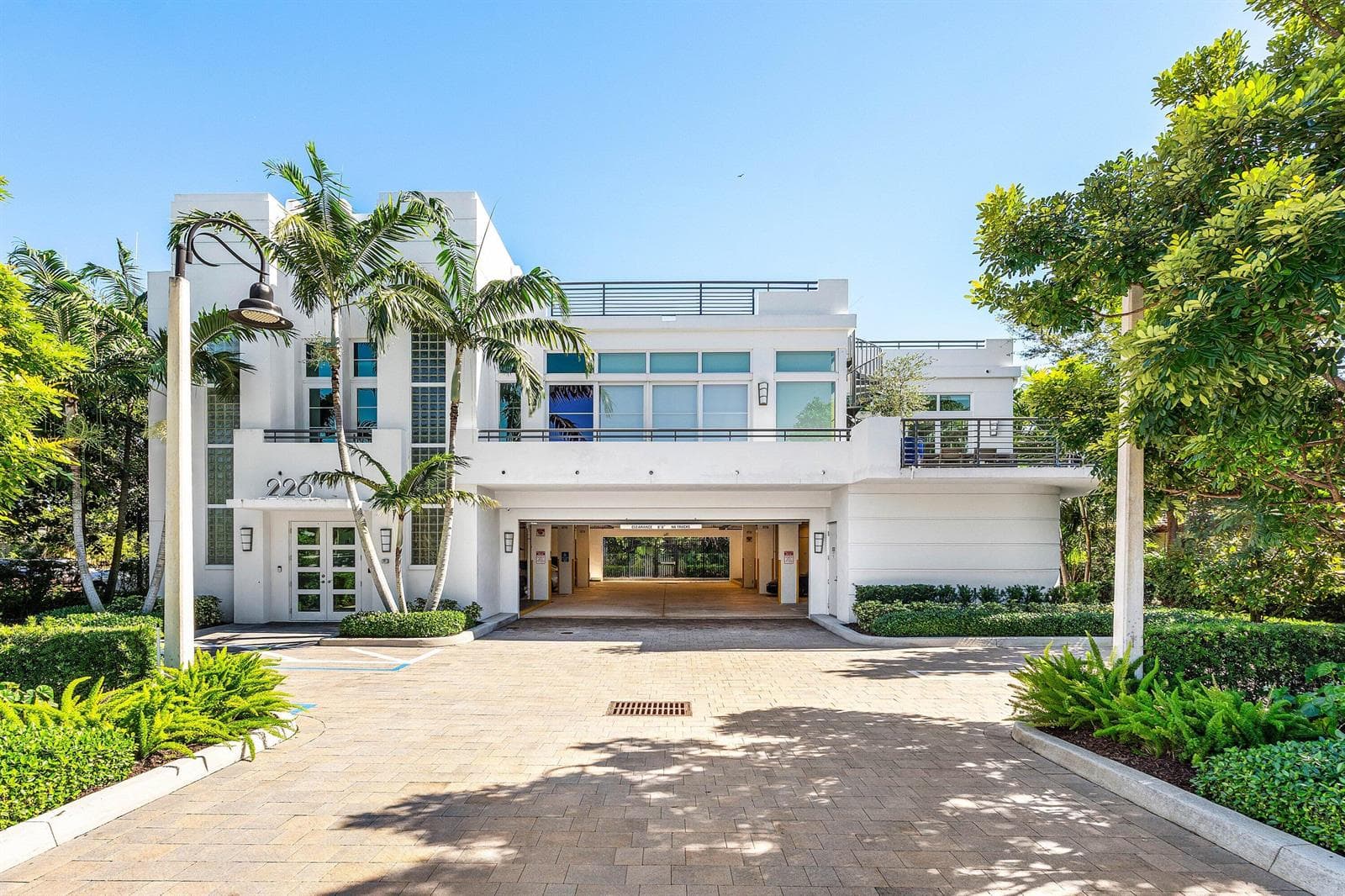 001-226PalmCourt-DelrayBeach-FL-33444-SM