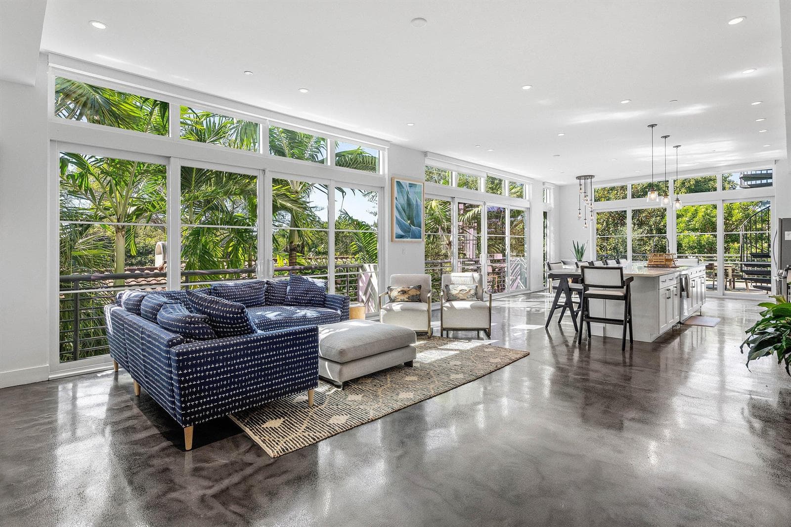 009-226PalmCourt-DelrayBeach-FL-33444-SM