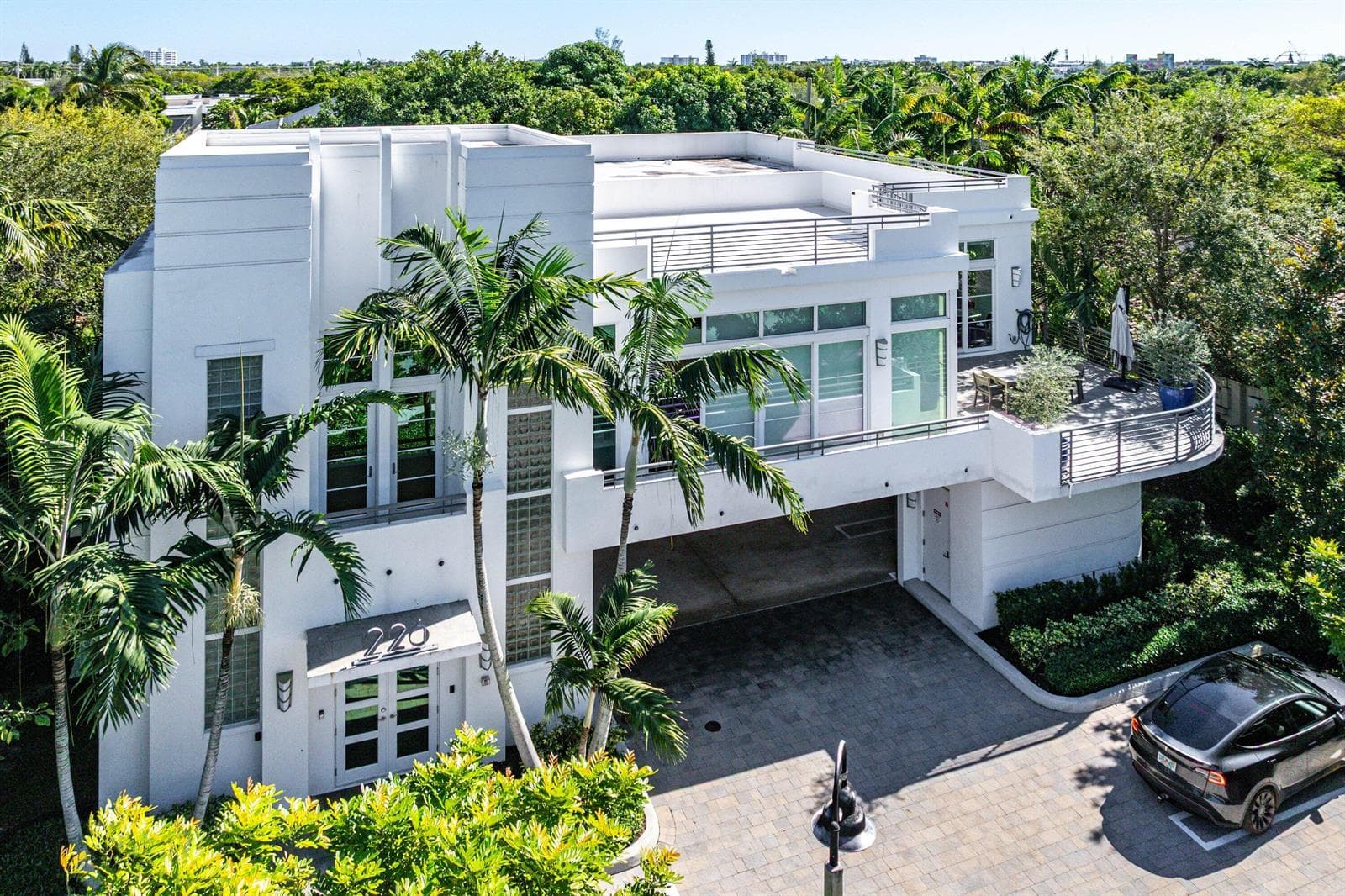 049-226PalmCourt-DelrayBeach-FL-33444-SM