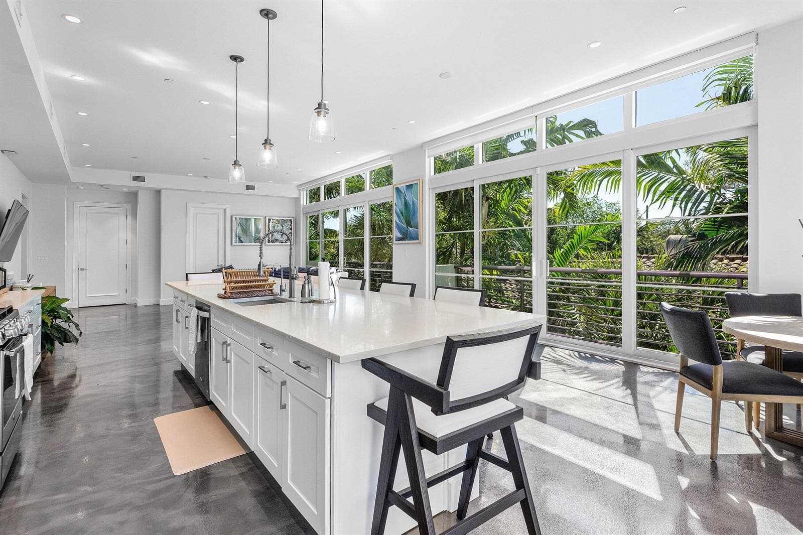 014-226PalmCourt-DelrayBeach-FL-33444-SM
