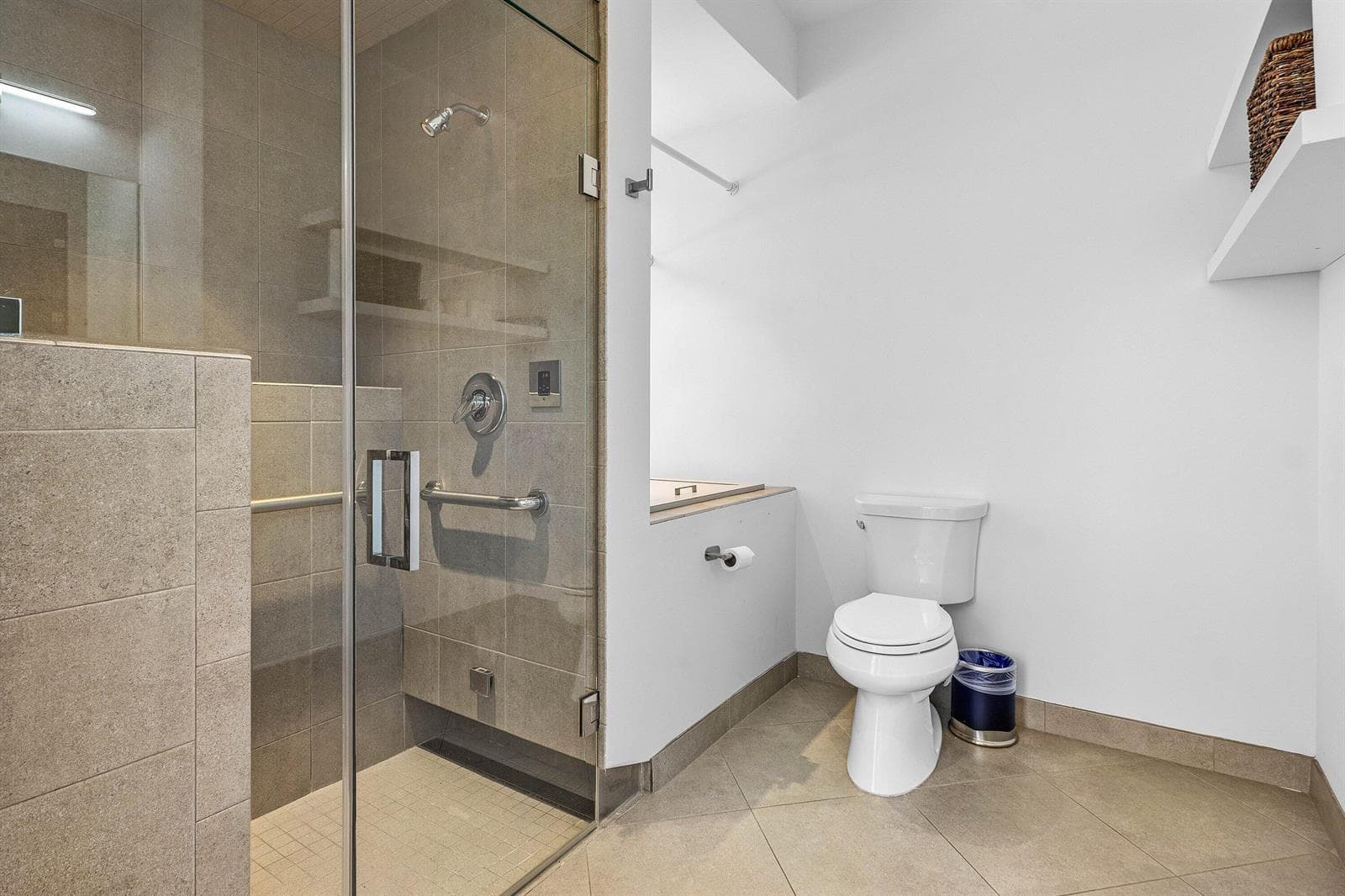 019-226PalmCourt-DelrayBeach-FL-33444-SM