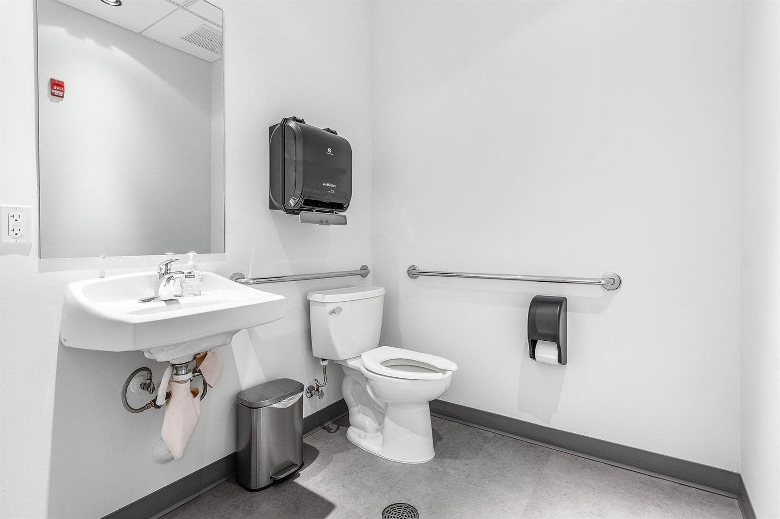 028-226PalmCourt-DelrayBeach-FL-33444-SM