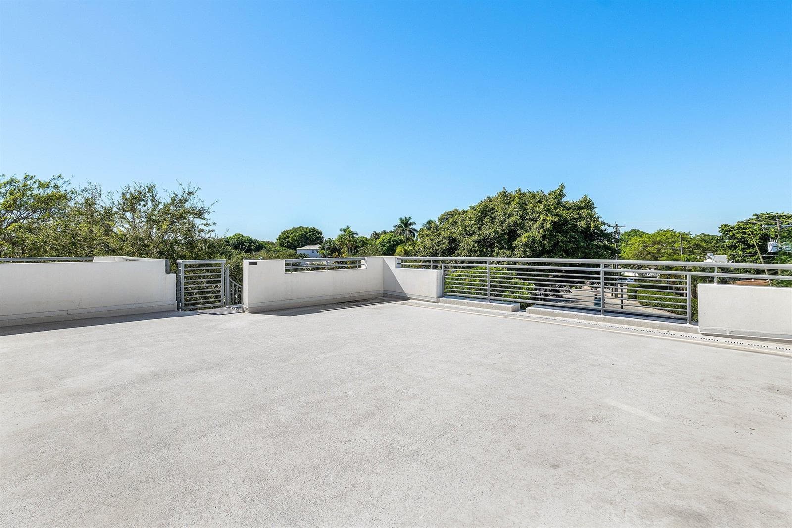 043-226PalmCourt-DelrayBeach-FL-33444-SM