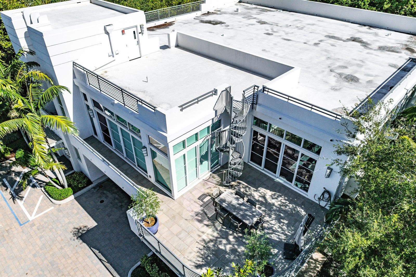 050-226PalmCourt-DelrayBeach-FL-33444-SM