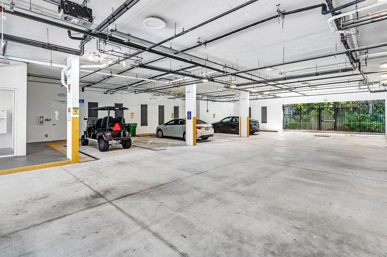 045-226PalmCourt-DelrayBeach-FL-33444-SM