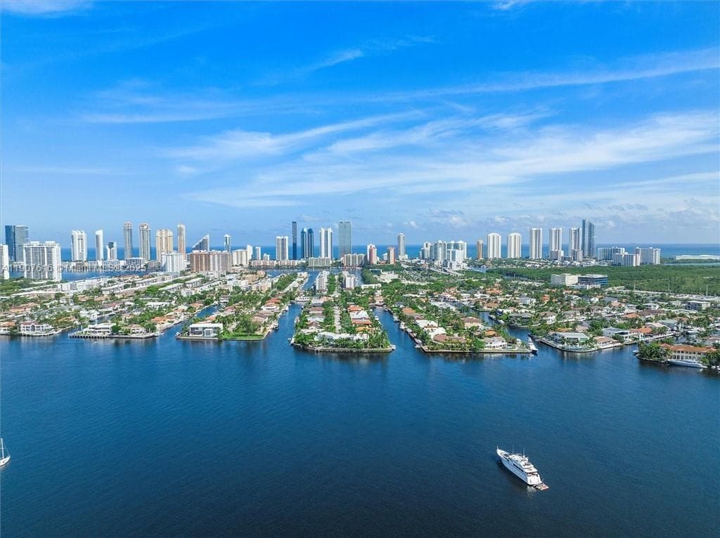 CARLTON BAY CONDO · #6Q in North Miami Beach - Photo 31
