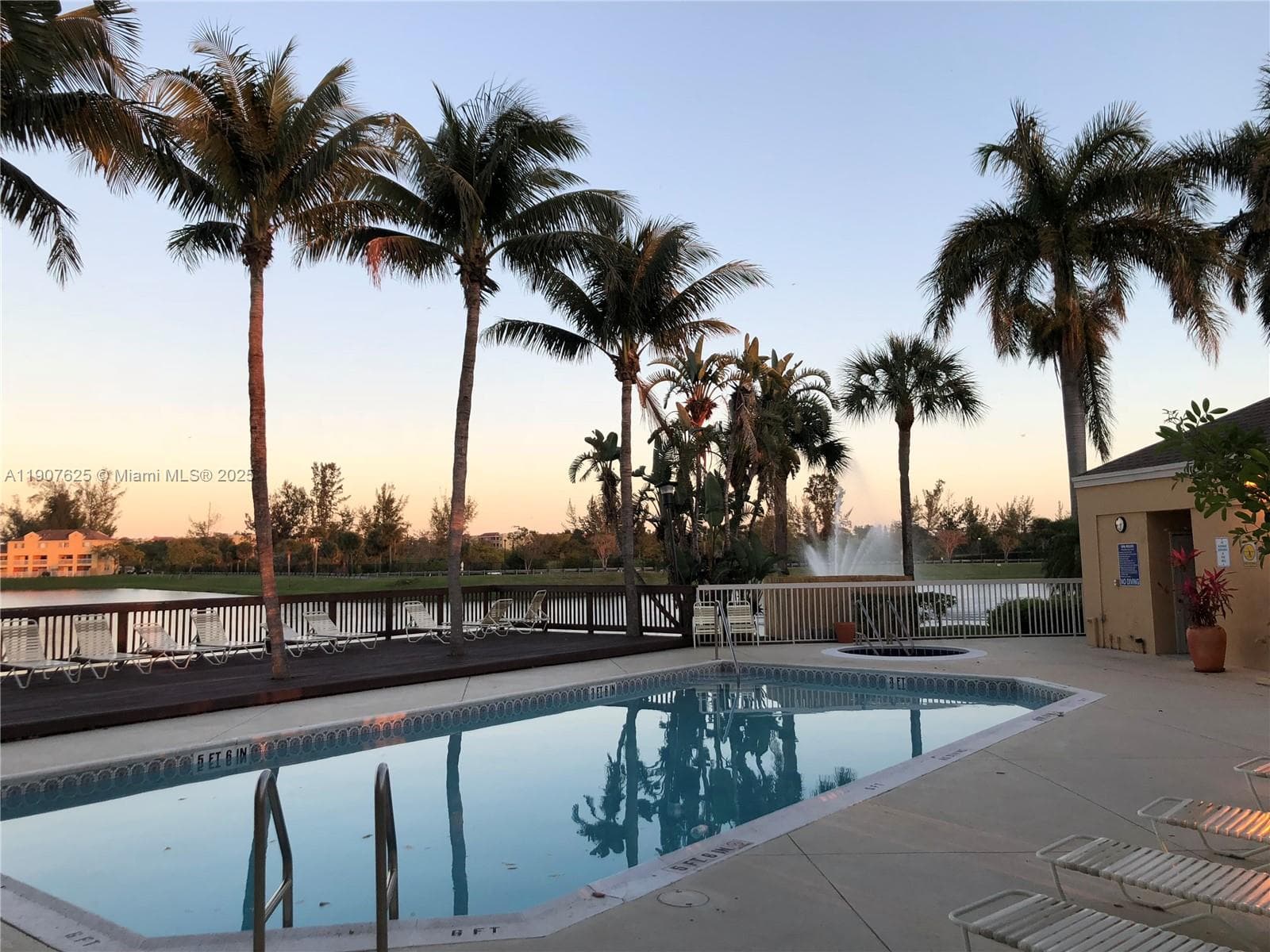 VILLAS AT LAKEVIEW CONDO · #134 in Fort Lauderdale - Photo 22