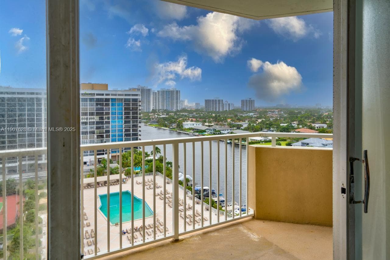 THE HEMISPHERES CONDO · #11 P in Hallandale Beach - Photo 27