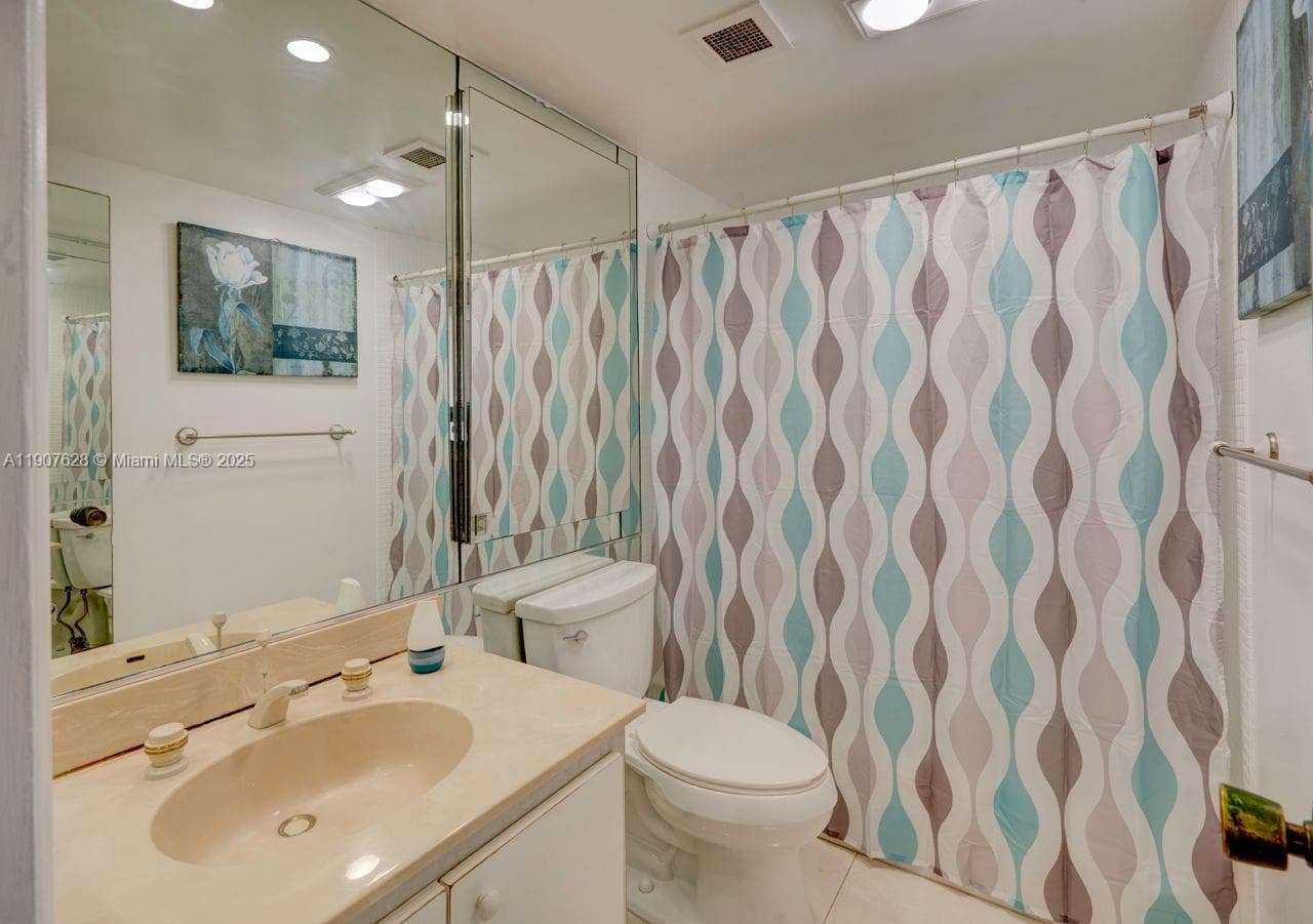 THE HEMISPHERES CONDO · #11 P in Hallandale Beach - Photo 12