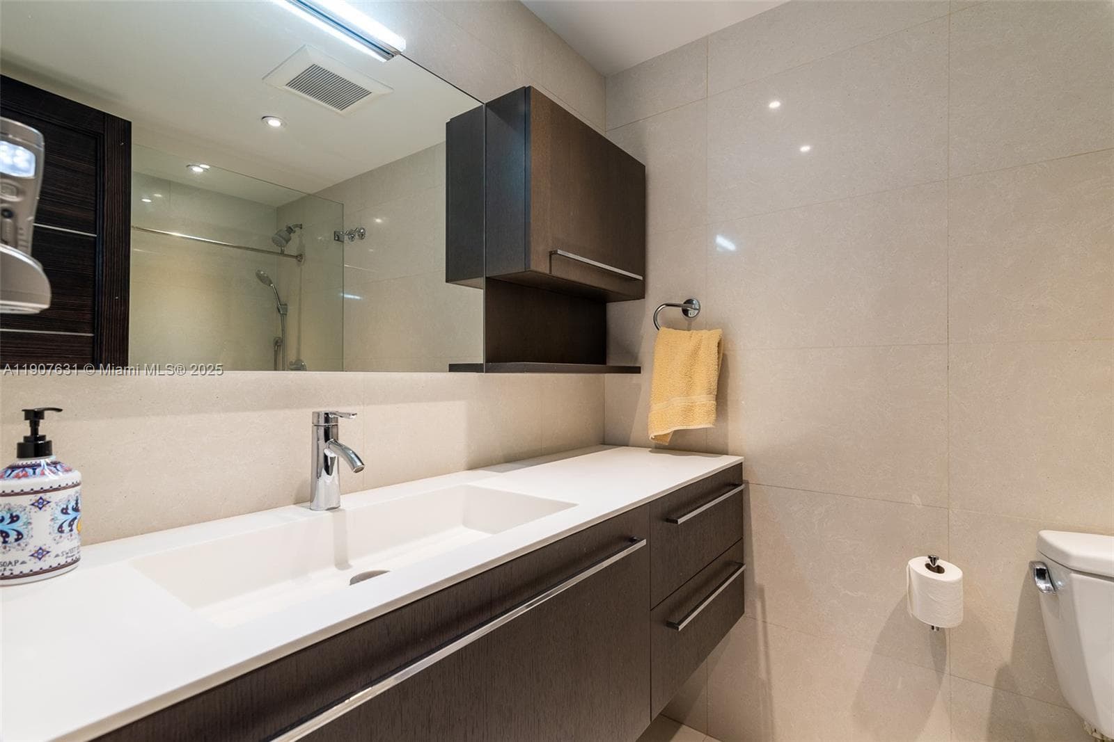 CHAMPLAIN TOWERS NORTH CO · #604 in Surfside - Photo 9