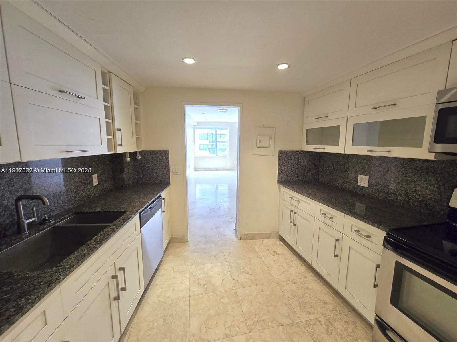 IMPERIAL HOUSE CONDO · #7B in Miami Beach - Photo 8