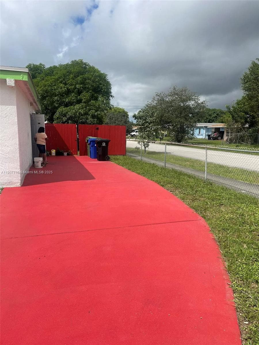 2141 NW 26th Ave photo 2