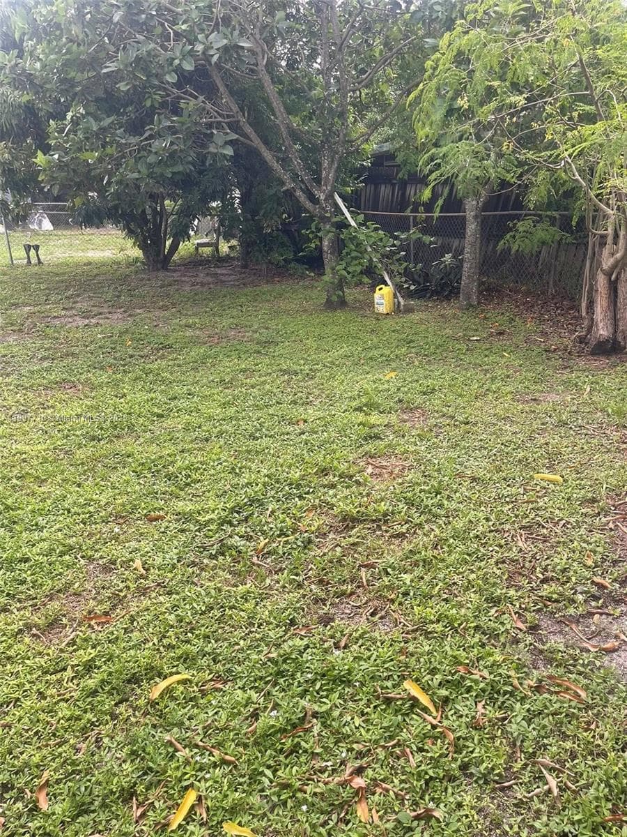 2141 NW 26th Ave photo 4