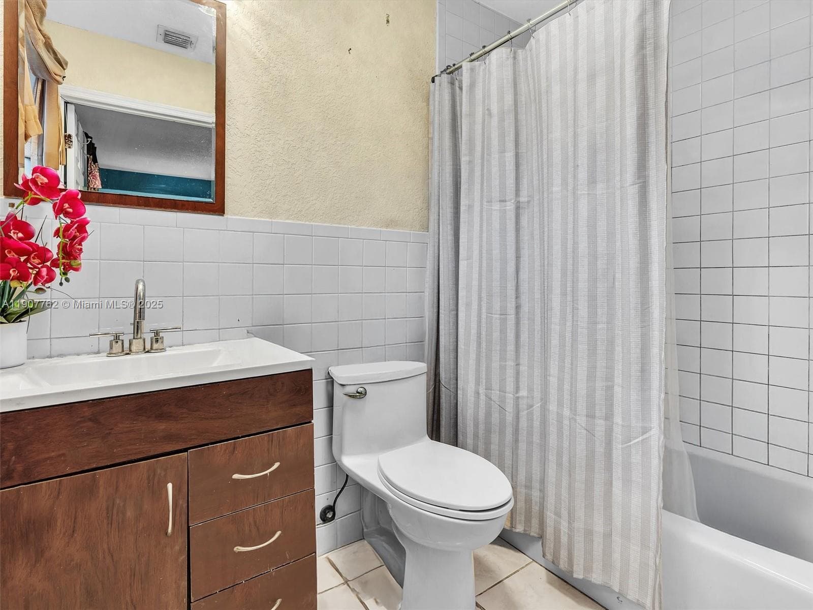 1307 NW 11 Street photo 10
