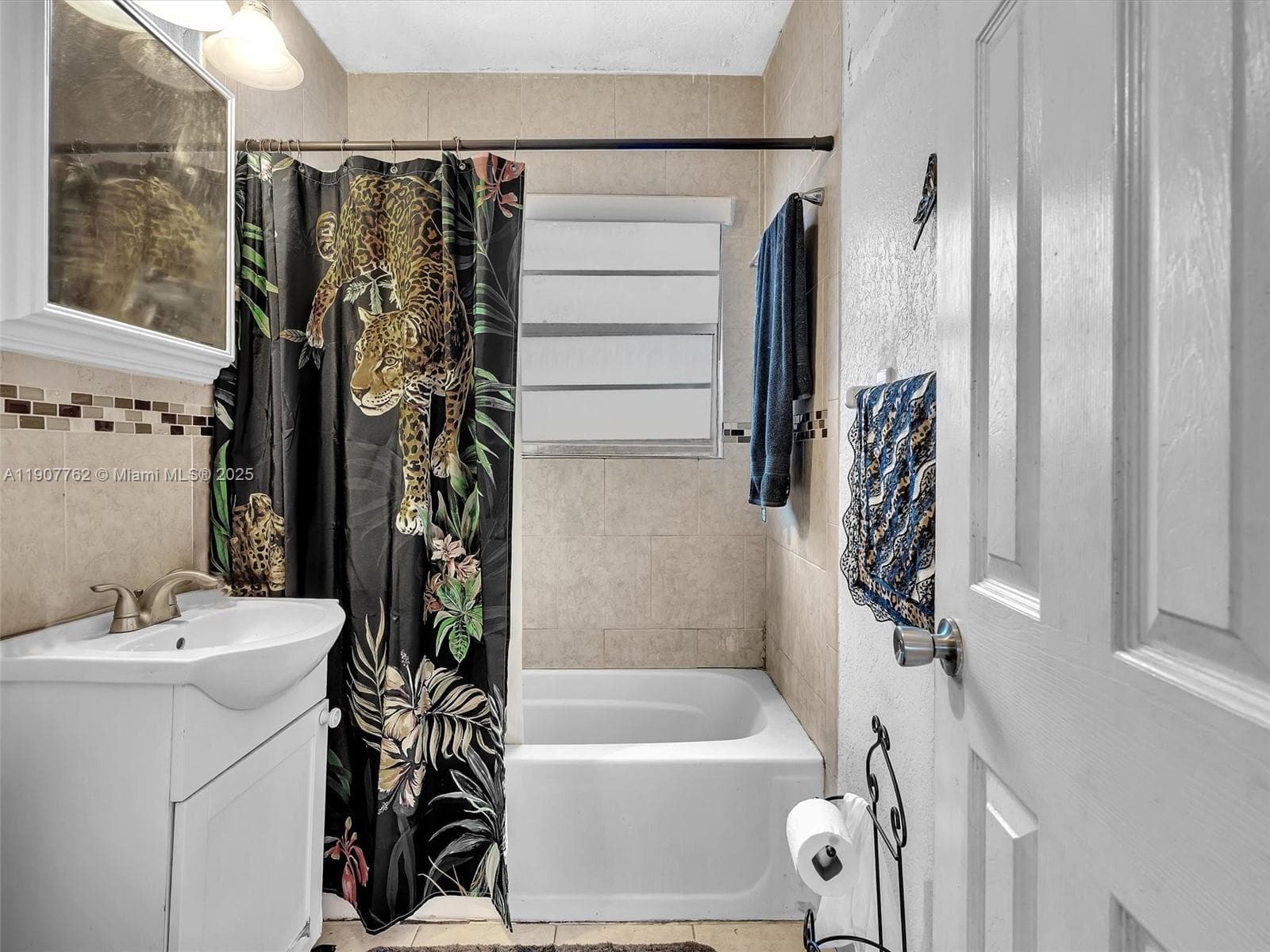 1307 NW 11 Street photo 33