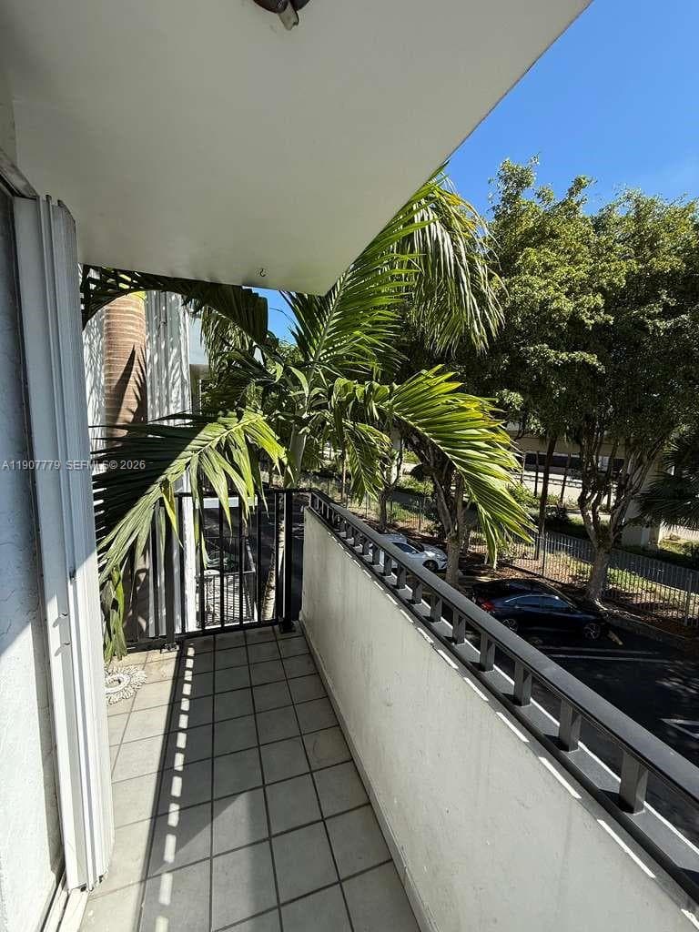GROVE GARDENS CONDO · #4311 in Miami - Photo 10