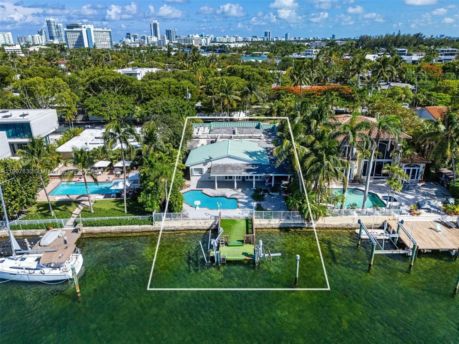 1375 N Biscayne Point Rd photo 2