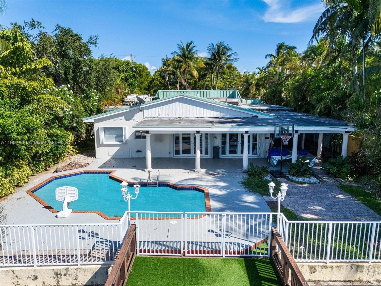 1375 N Biscayne Point Rd photo 34