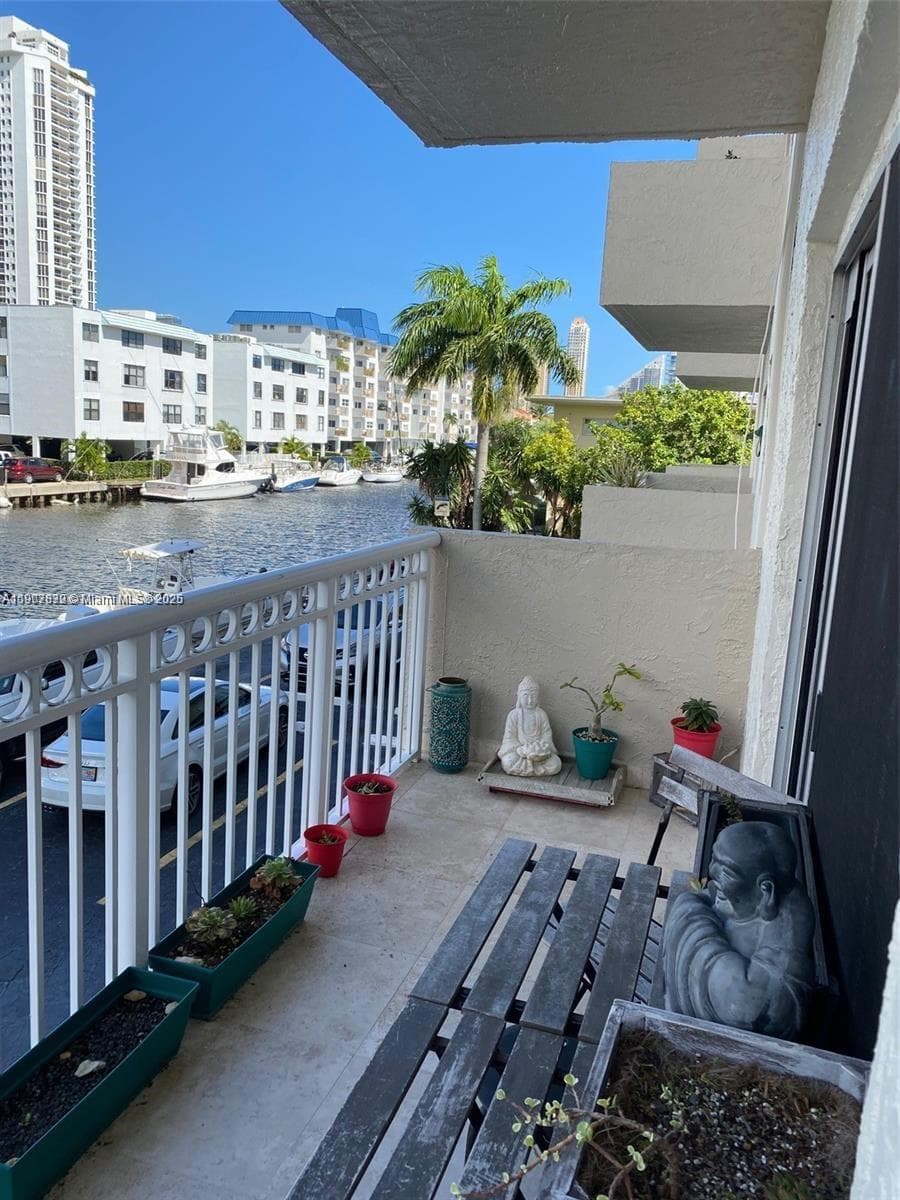 BAYVIEW POINT SOUTH CONDO · #207 in North Miami Beach - Photo 11