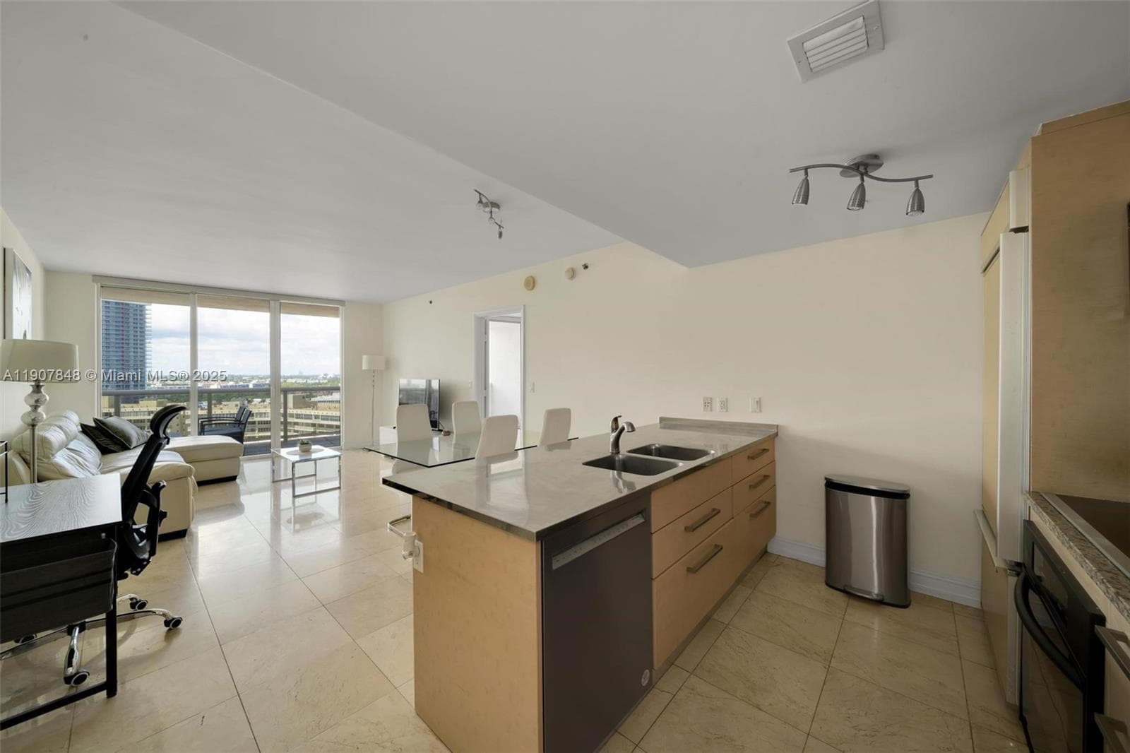 BEACH CLUB CONDO · #1609 in Hallandale Beach - Photo 6