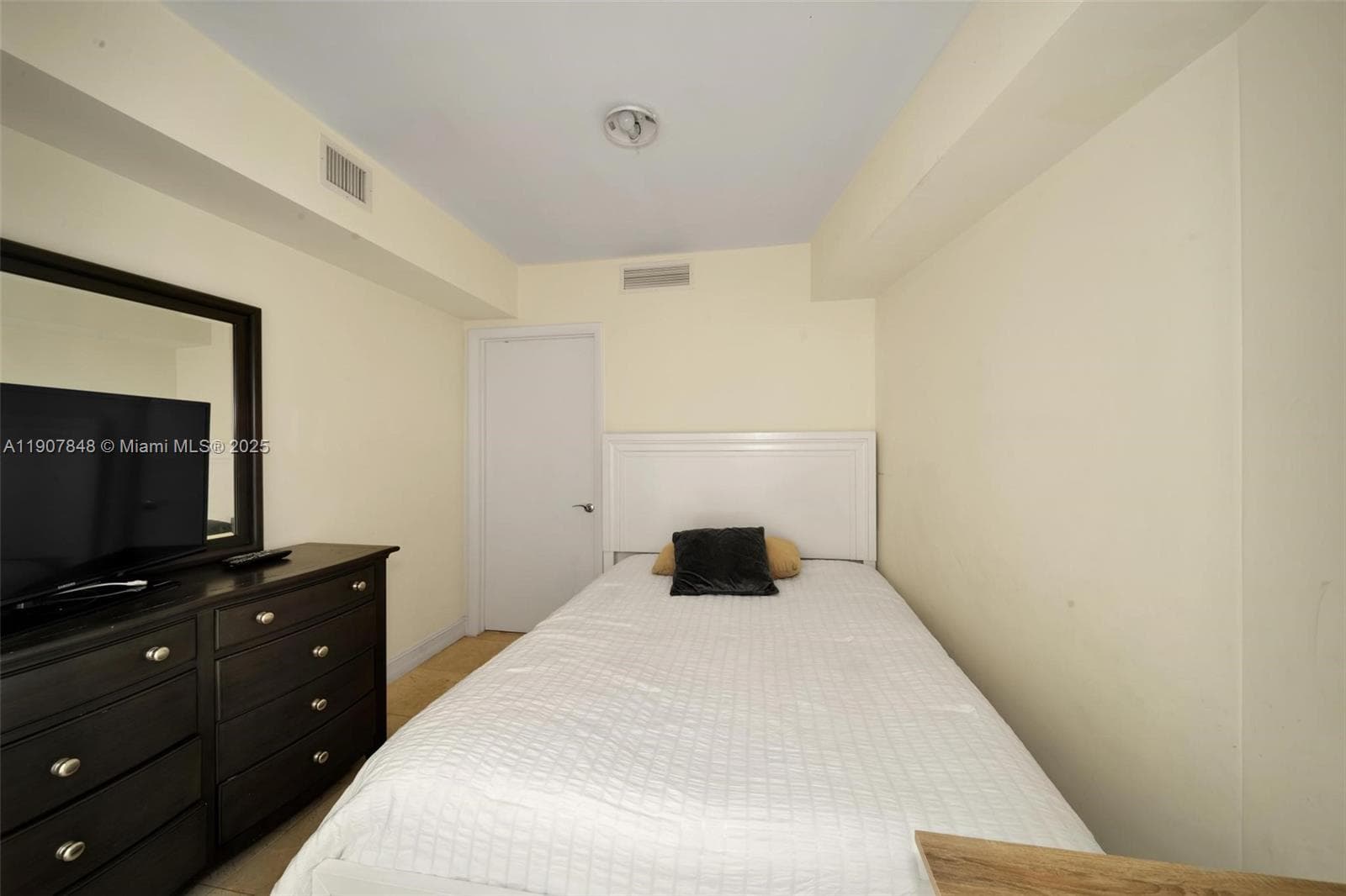 BEACH CLUB CONDO · #1609 in Hallandale Beach - Photo 14
