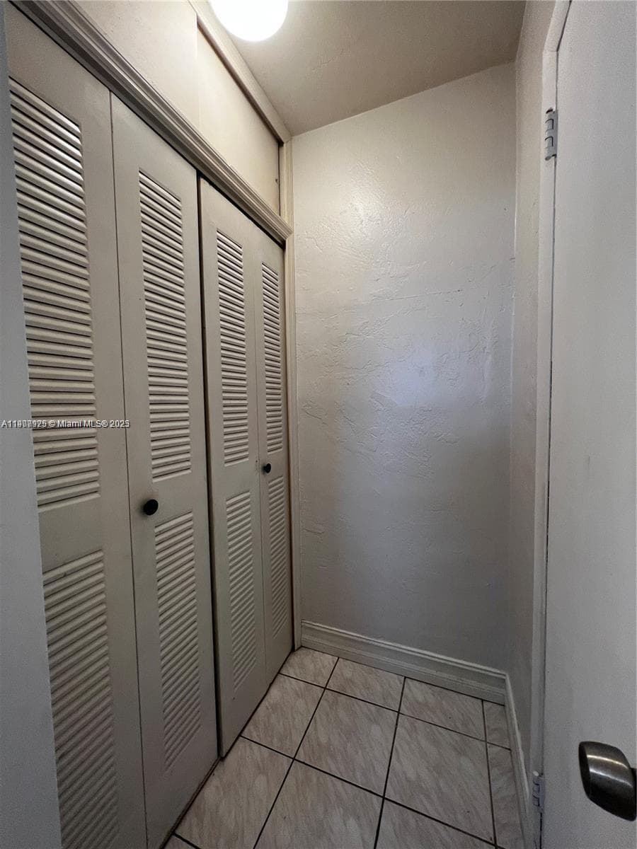 LA SALLE CONDO · #1 in Miami Beach - Photo 8