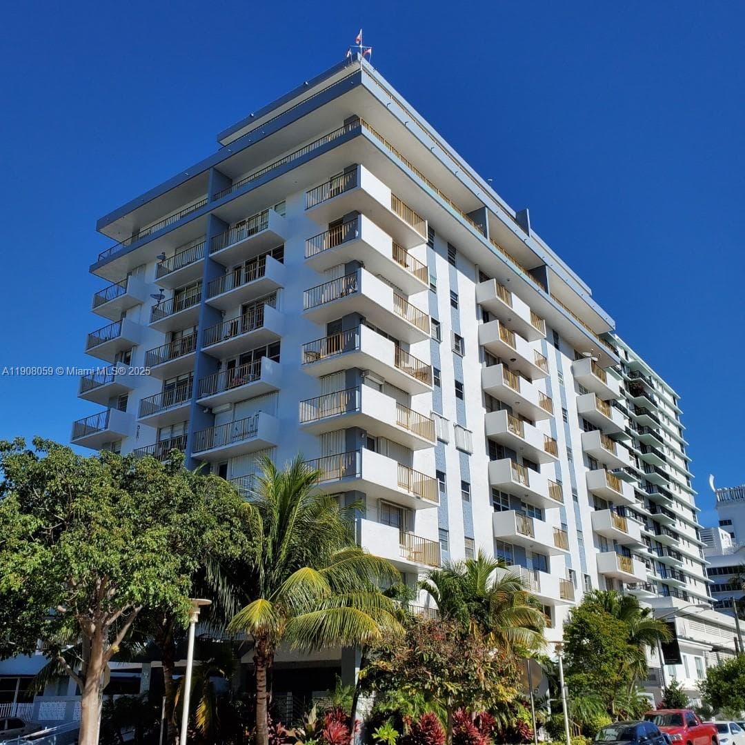 James Central Towerrs · #502 in Miami Beach - Photo 26
