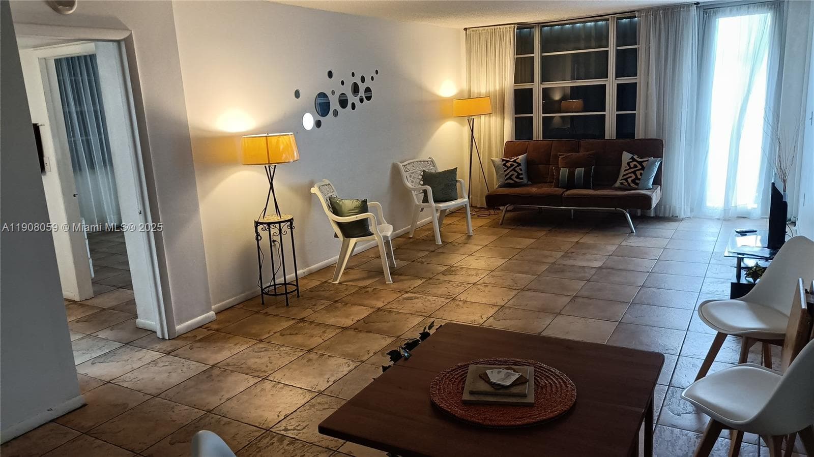 James Central Towerrs · #502 in Miami Beach - Photo 15
