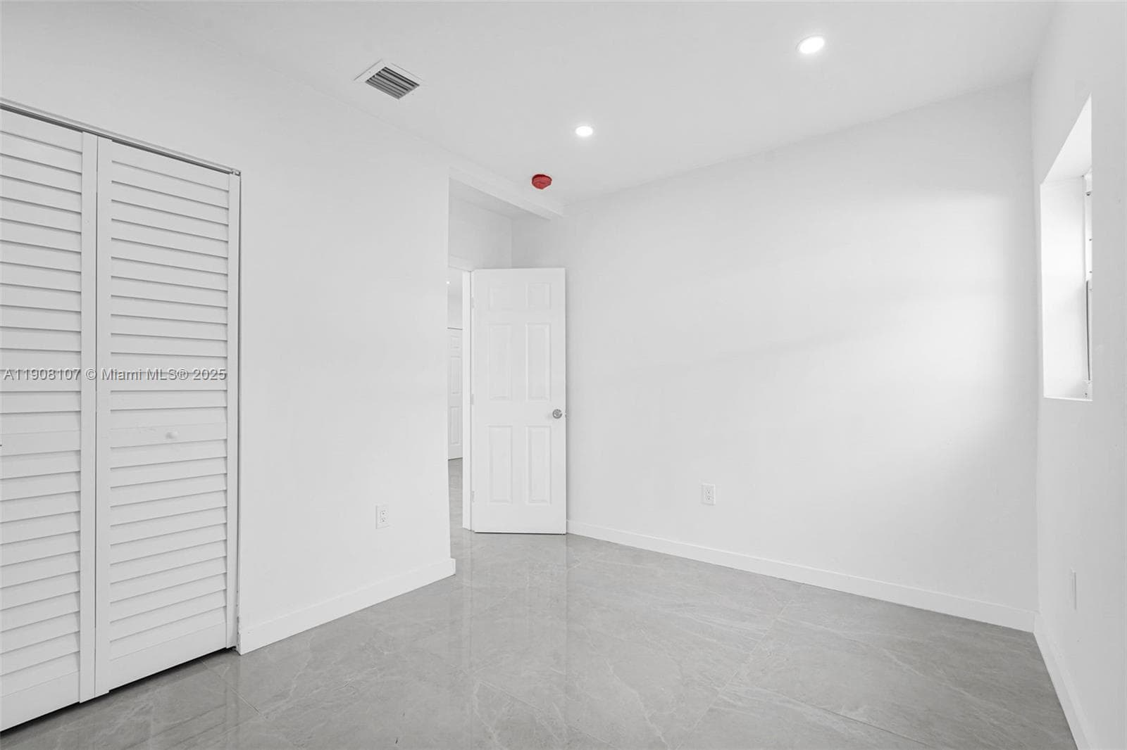 11406 NW 17th Ave photo 30